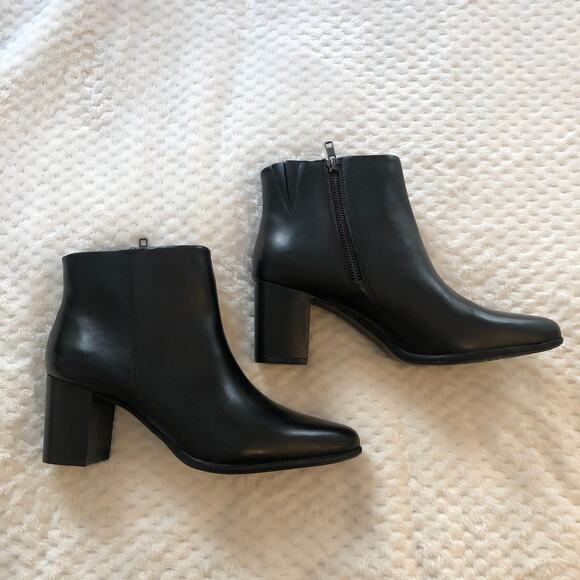 Rockport Black Camdyn Pointed-Toe Block Heel Booties - Picture 2 of 13